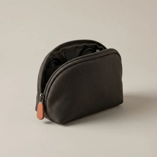 Cable Pouch, studio photo